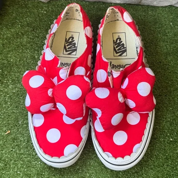 Vans Disney Minnie Mouse Polka Dots Bow Women’s Slip-On Shoes - Picture 2 of 11